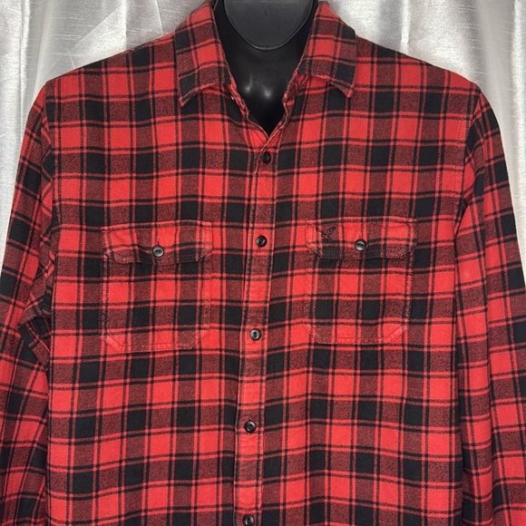 American Eagle Athletic Fit Red Plaid Flannel Long Sleeve Button Up Men’s XL - Picture 1 of 9